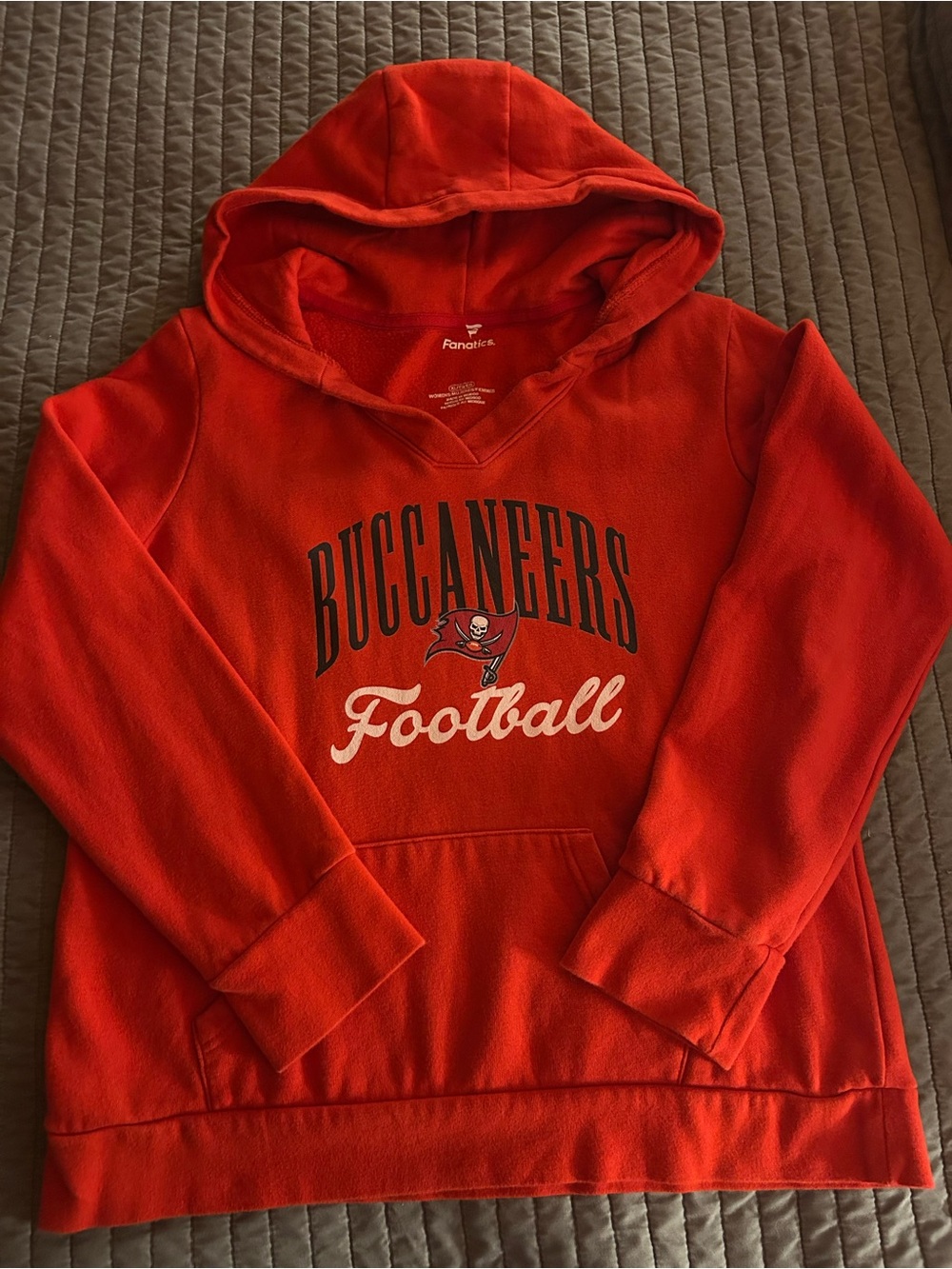 Fanatics Buccaneers Red v-neck hoodie for women